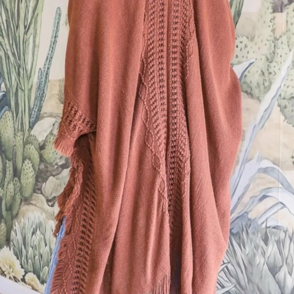Brown Fringe Shawl-poncho - Picture 4 of 7